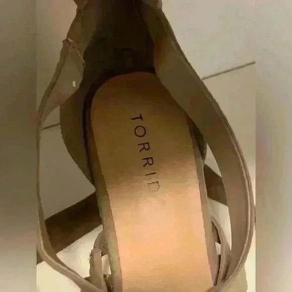 Torrid Suede Wrap Tie Up Heels/Shoes Taupe Womens Sz 9 - Picture 8 of 15